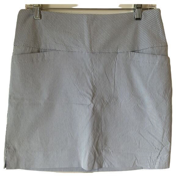 SC & Co Skort size medium blue and white pin stripes - Picture 1 of 9